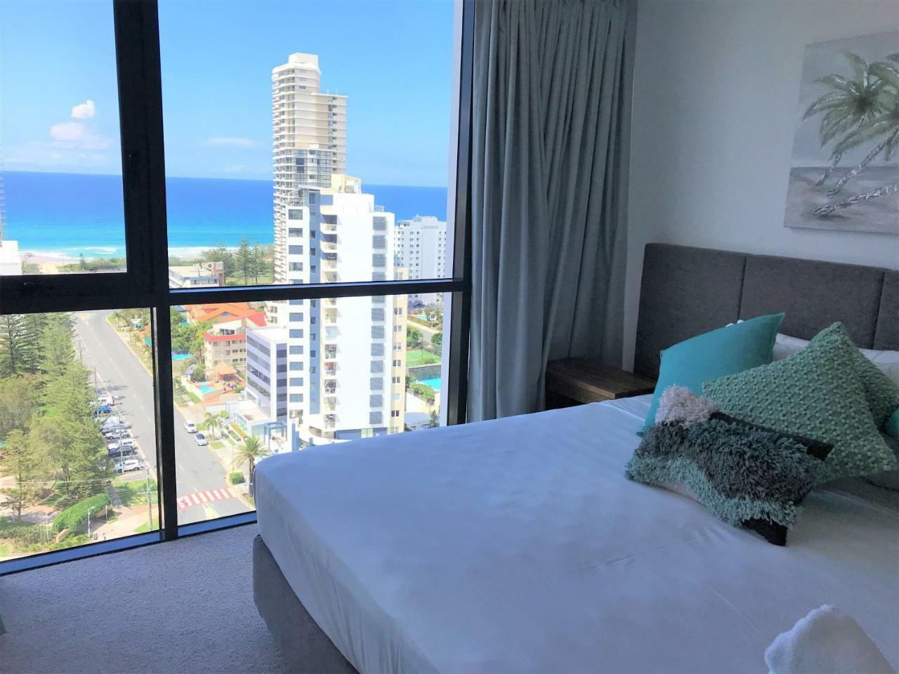 Qube Broadbeach Ocean View Apartments Голд-Кост Экстерьер фото