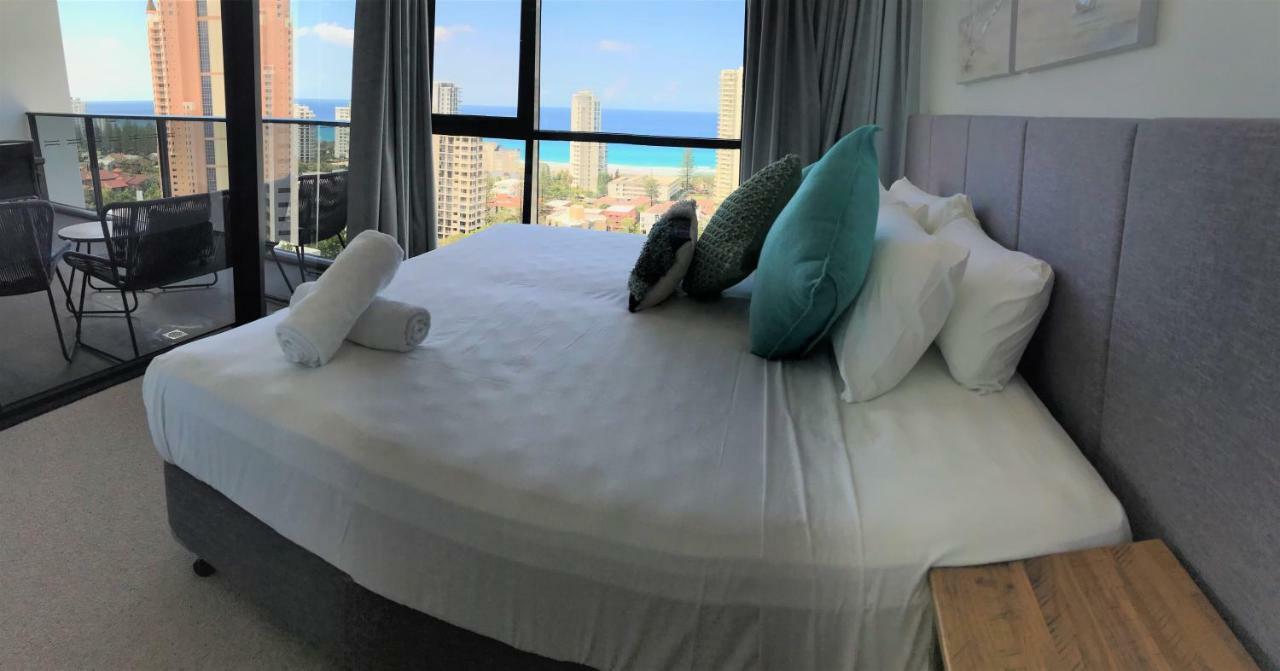 Qube Broadbeach Ocean View Apartments Голд-Кост Экстерьер фото