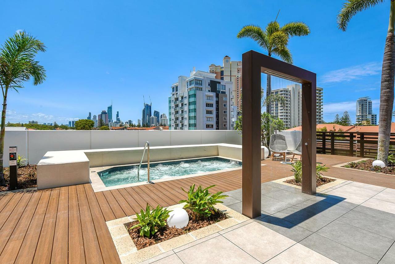 Qube Broadbeach Ocean View Apartments Голд-Кост Экстерьер фото