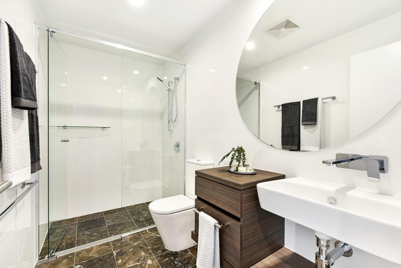 Qube Broadbeach Ocean View Apartments Голд-Кост Экстерьер фото